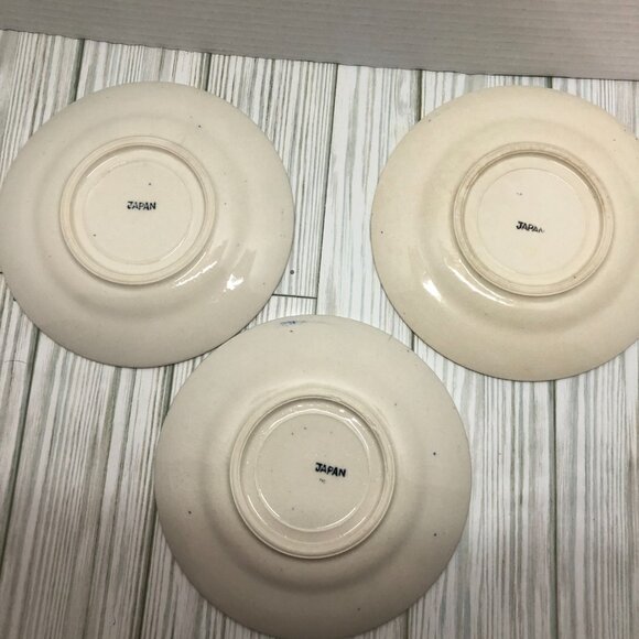 Set of 3 Blue Willow Plates - Picture 2 of 5